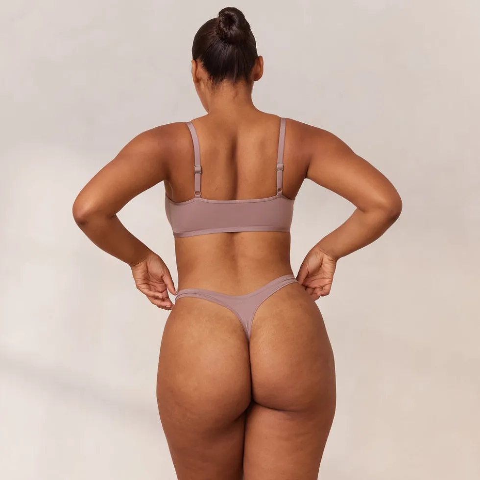 Barely There Brassière - Cassis