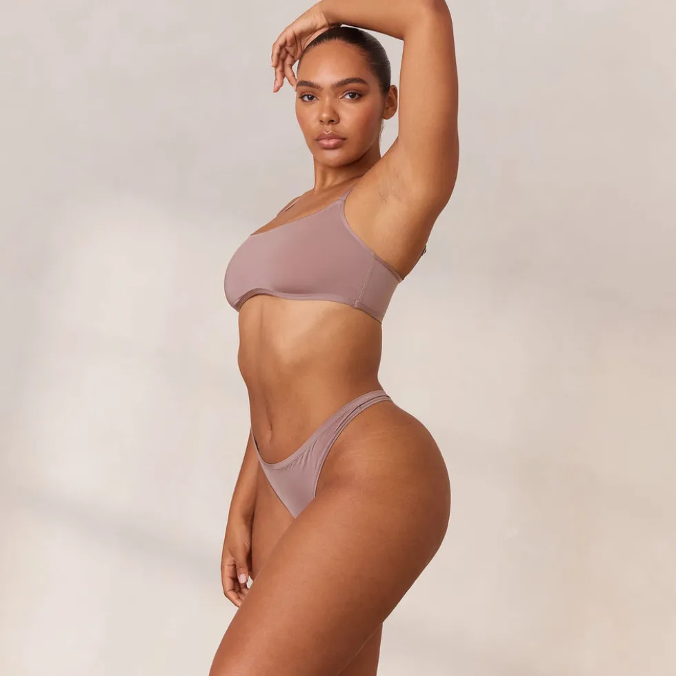 Barely There Brassière - Cassis