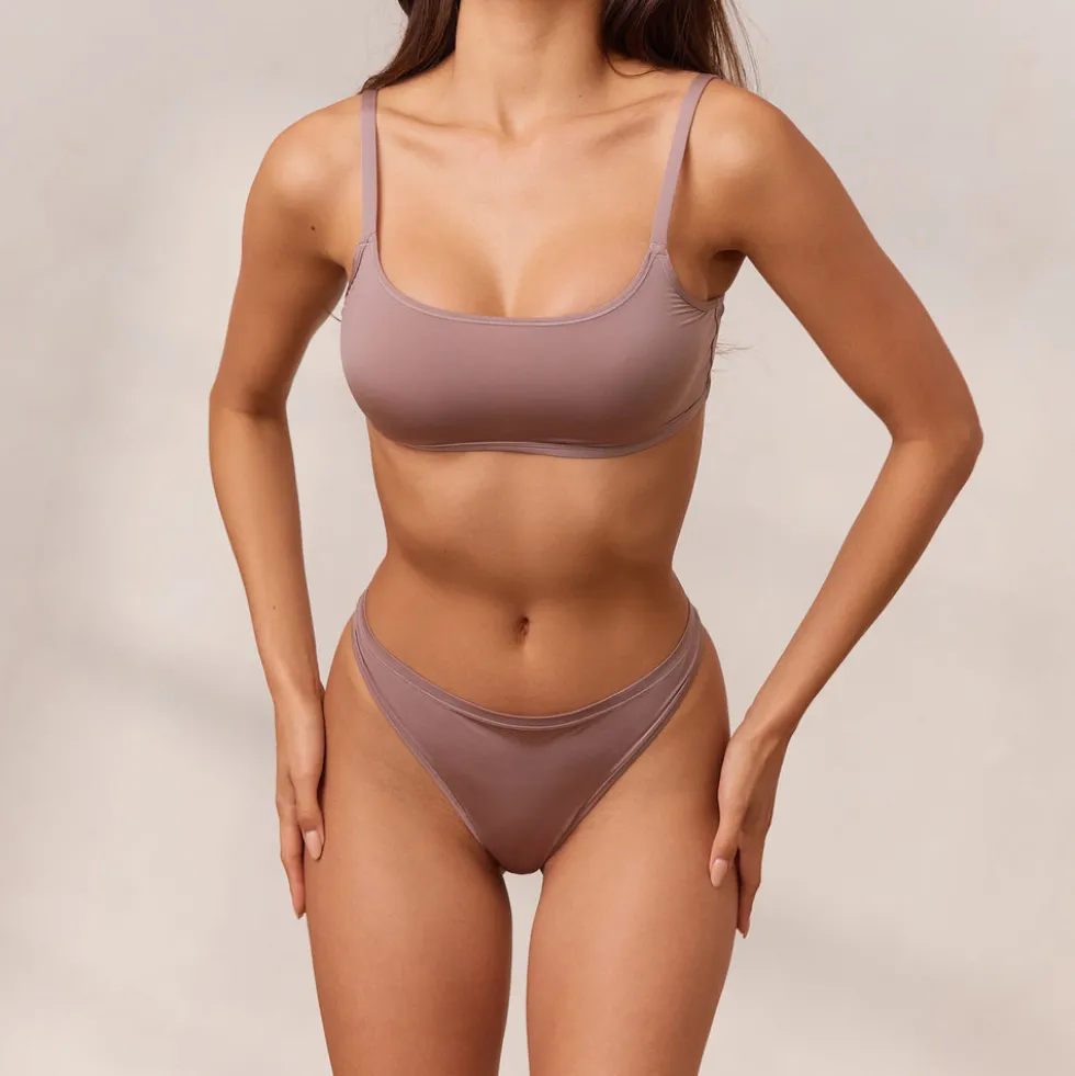 Barely There Brassière - Cassis