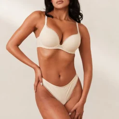 Comfort T-shirt Soutien-Gorge Push-Up et String Ensemble - Latte