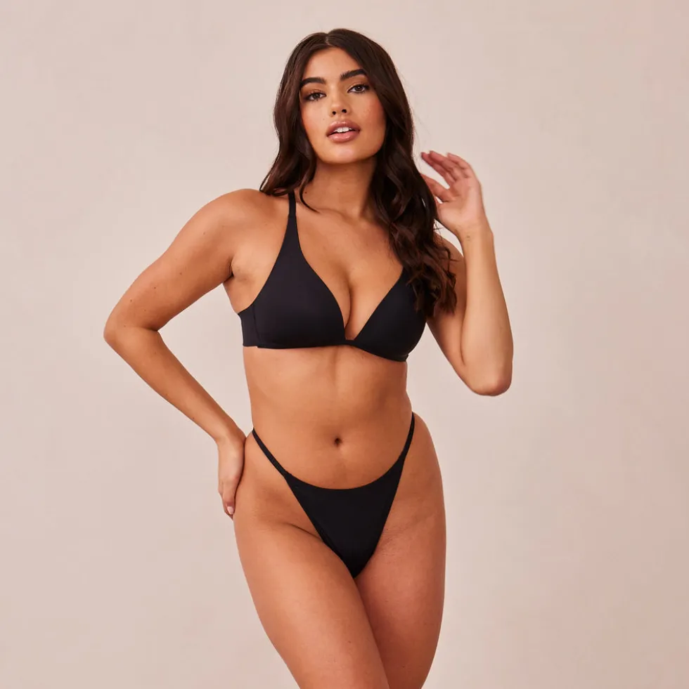 Light Plunge Soutien-Gorge T-Shirt Sans Armatures et String/Culotte Ensemble - Noir