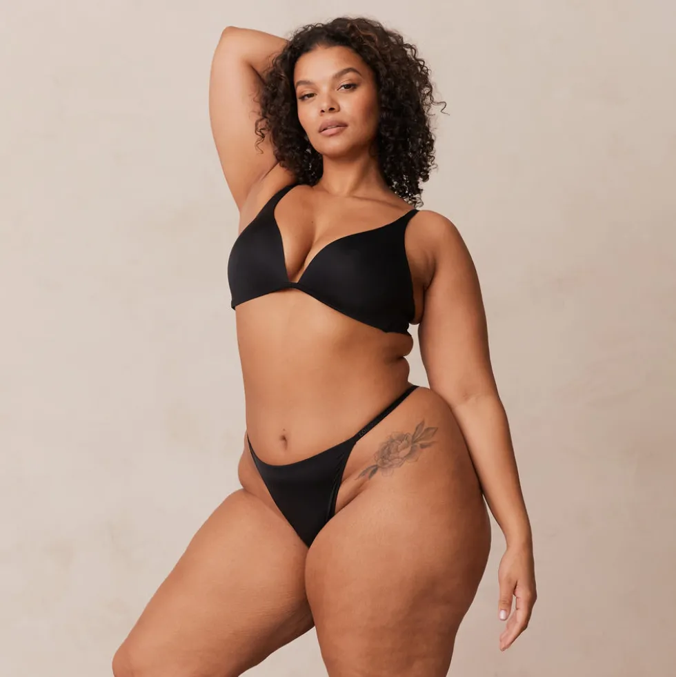 Light Plunge Soutien-Gorge T-Shirt Sans Armatures et String/Culotte Ensemble - Noir