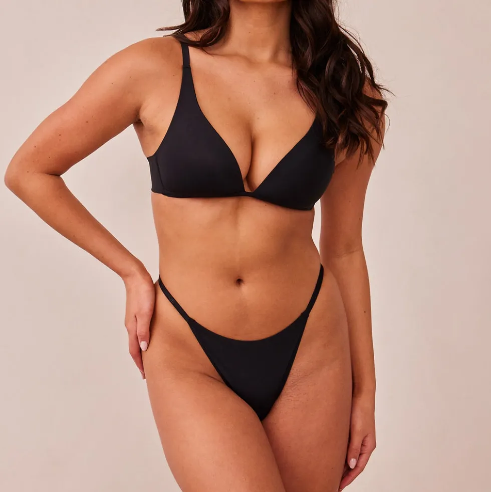 Light Plunge Soutien-Gorge T-Shirt Sans Armatures et String/Culotte Ensemble - Noir