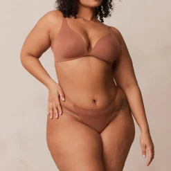 Light Plunge Soutien-Gorge T-Shirt Sans Armatures et String/Culotte Ensemble - Moka