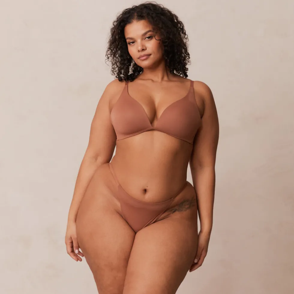 Light Plunge Soutien-Gorge T-Shirt Sans Armatures et String/Culotte Ensemble - Moka