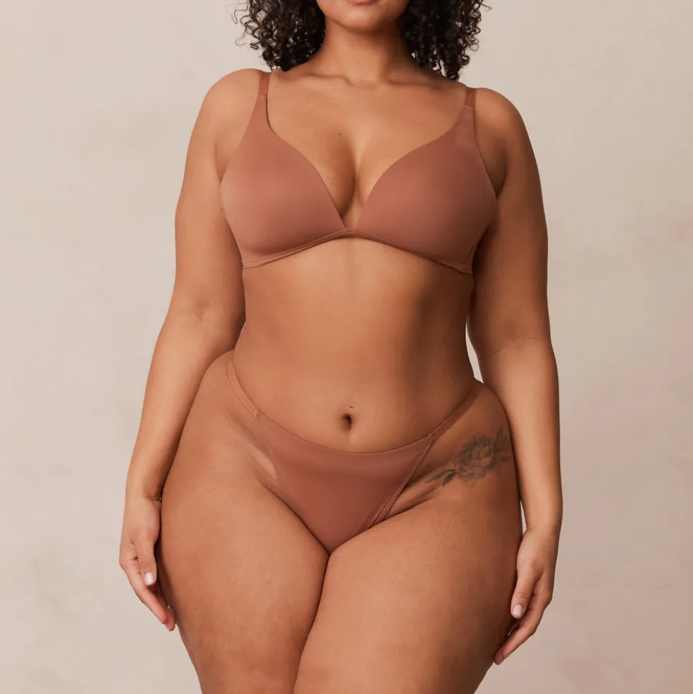 Light Plunge Soutien-Gorge T-Shirt Sans Armatures et String/Culotte Ensemble - Moka