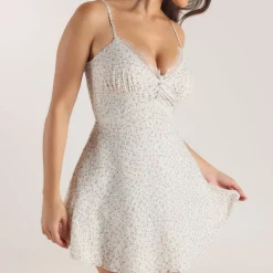 Robe Courte à Plis et Dentelle - Crème Florale