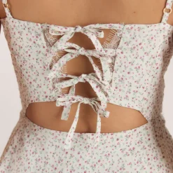 Robe Courte à Plis et Dentelle - Crème Florale