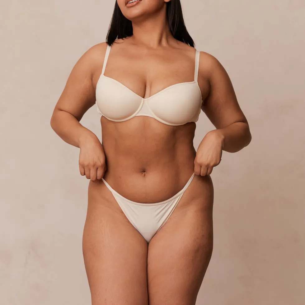 Your Everyday T-shirt Soutien-Gorge et String/Culotte Ensemble - Latte